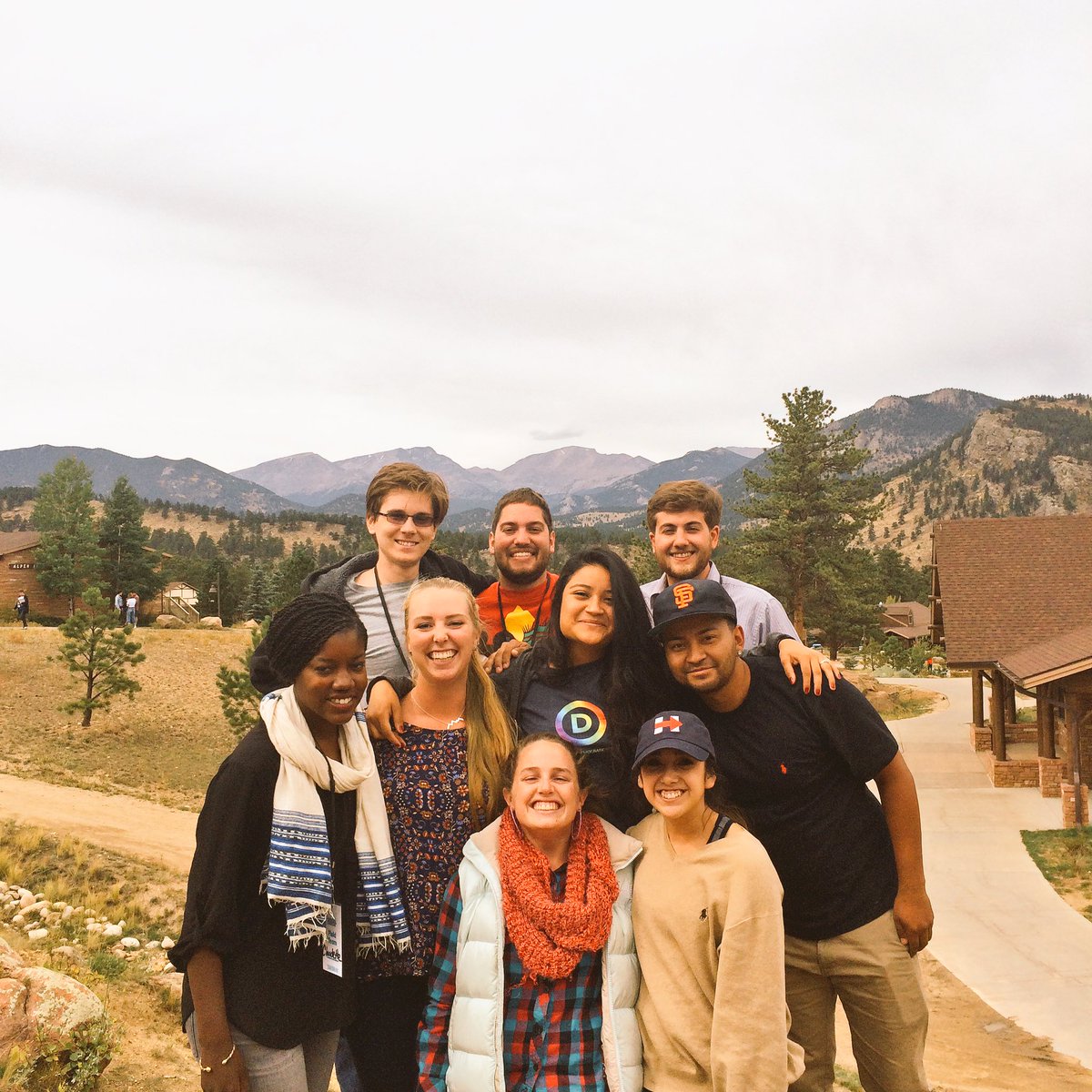 MaryIbarra_11's tweet photo. FAM. #Region13 #HILLorado #COtogether (missing 1) https://t.co/HxTukwoDiV