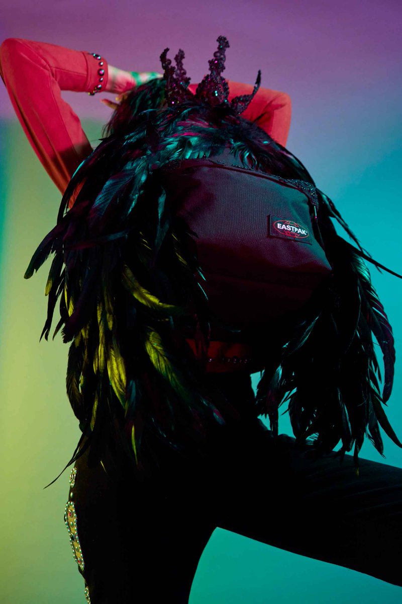 Fantastical milliner <a href="/Jay_Briggz/">Jay Briggs</a> turns @eastpak_uk #paddedpkr into wings to celebrate #40yrs #icon #fashion #design beljacobs.com/transformative…