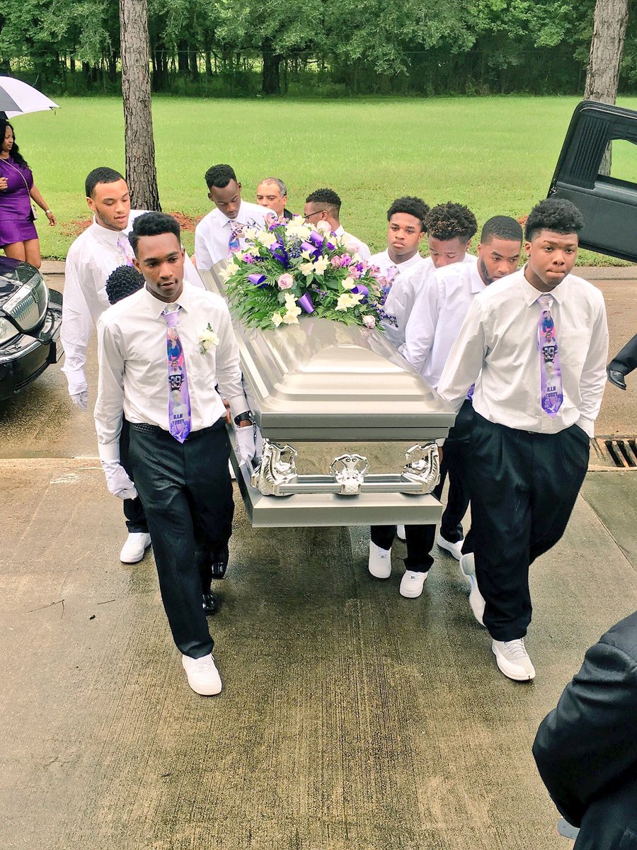 WMOlarryG's tweet photo. Oh4️⃣theFuckingBro💜 we missing you a lot lil brudda💔😔 #LongLiveOh4 #FlexLikeOh4 #FlyHighOh4 💜my lil brudda till I go💪🏽0️⃣4️⃣💜 https://t.co/0et7T8M725