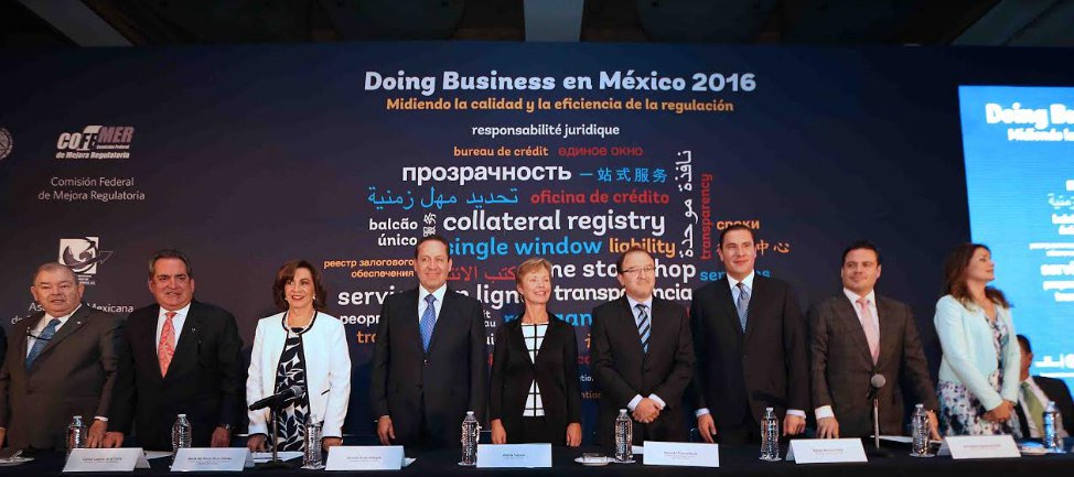 Segob_Puebla's tweet photo. ¡Gran avance para #Puebla! Se posiciona en el 4to lugar en el ranking #DBM2016 del Banco Mundial. @RafaMorenoValle https://t.co/r8fyX1onDS