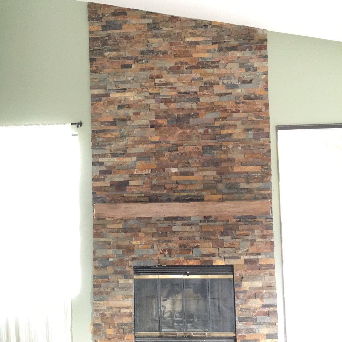 customtile's tweet image. Stack stone to ceiling. Fire place