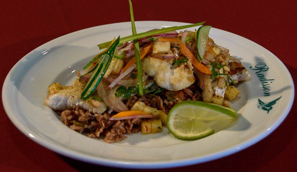 Cashew crusted fish radissonbelize.wordpress.com/2016/09/20/cas…