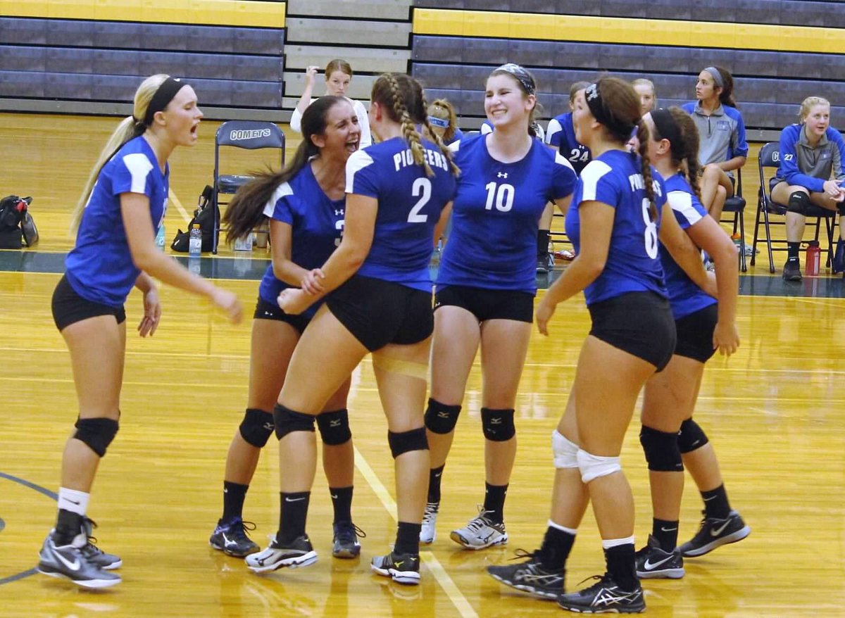 lsvball2016's tweet photo. It doesn't matter about the wins or losses. We play as a team no matter what. 0-3 loss to Etown tonight, but we're bringing it next time!👊🏽🏐 https://t.co/I45x6YQjJN