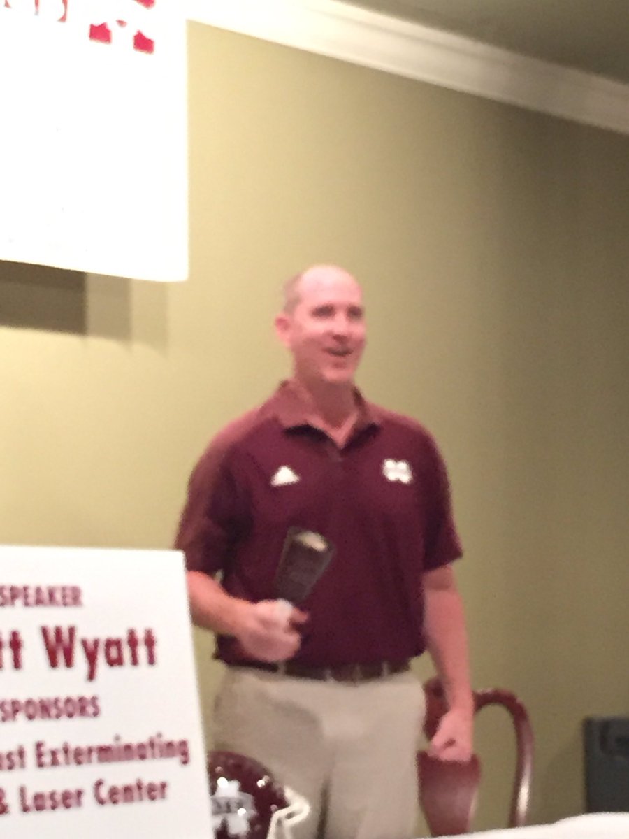 Bullybells's tweet photo. @RadioWyatt loves him some @Bullybells #headtohead #bullybell #HailState https://t.co/colHjQUTjL