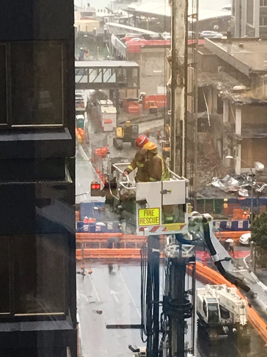 saraserville's tweet photo. Yo Twitter, anyone know what all this is about? #auckland #firecrane https://t.co/xLb8Xo6n5u