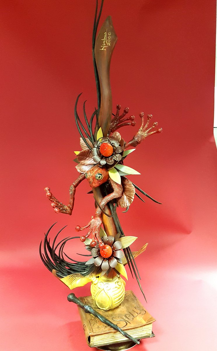 MartinChiffers's tweet photo. JOB DONE 10Q #UKJCM @SamirKazemzadeh @ChocAcademyBev @juleschoc @DomHutchings @gabriellacugno #chocolateshowpiece #ChocolateSculptors #class https://t.co/rXysax66wO