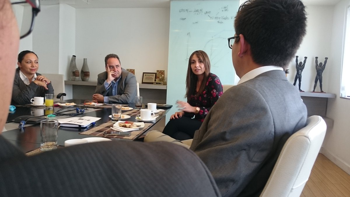 ChemaCasas's tweet photo. Feliz de compartir experiencias con @agroscan_ec @Encuentrahoy @GoRaymi en #MentoringOpenFuture de @MovistarEC @CiudadYachay @IBMEcuador https://t.co/U2zNwtWDpY