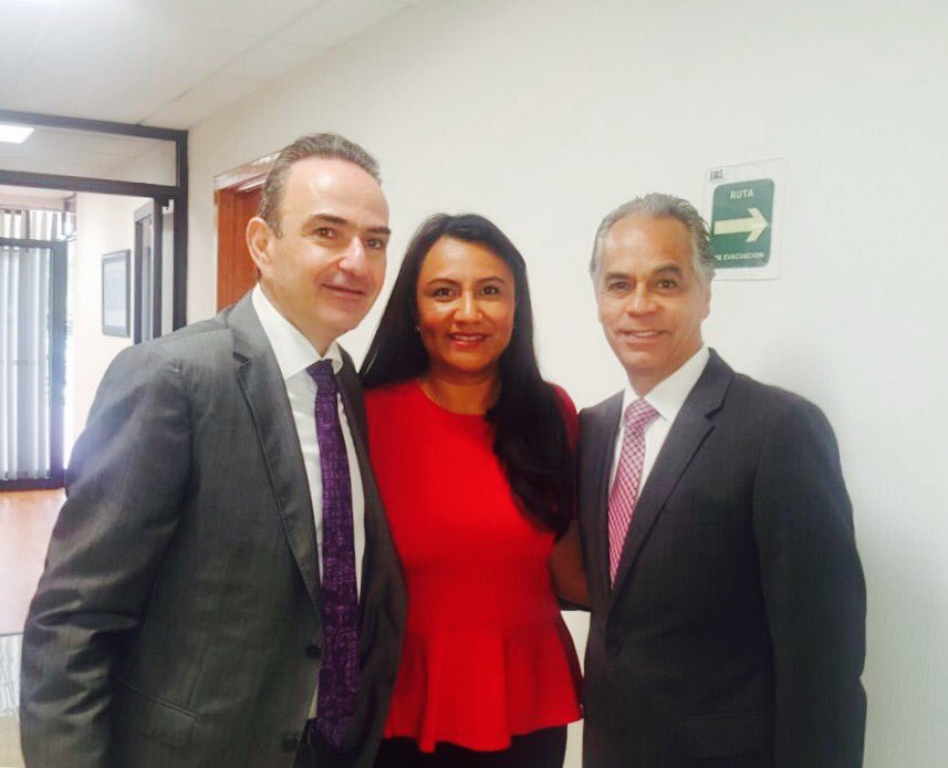 Melymak's tweet photo. Gestionando proyectos en beneficio de #Coronango ante diputados federales #Progresarparatransformar https://t.co/eRiQ2lyOBp