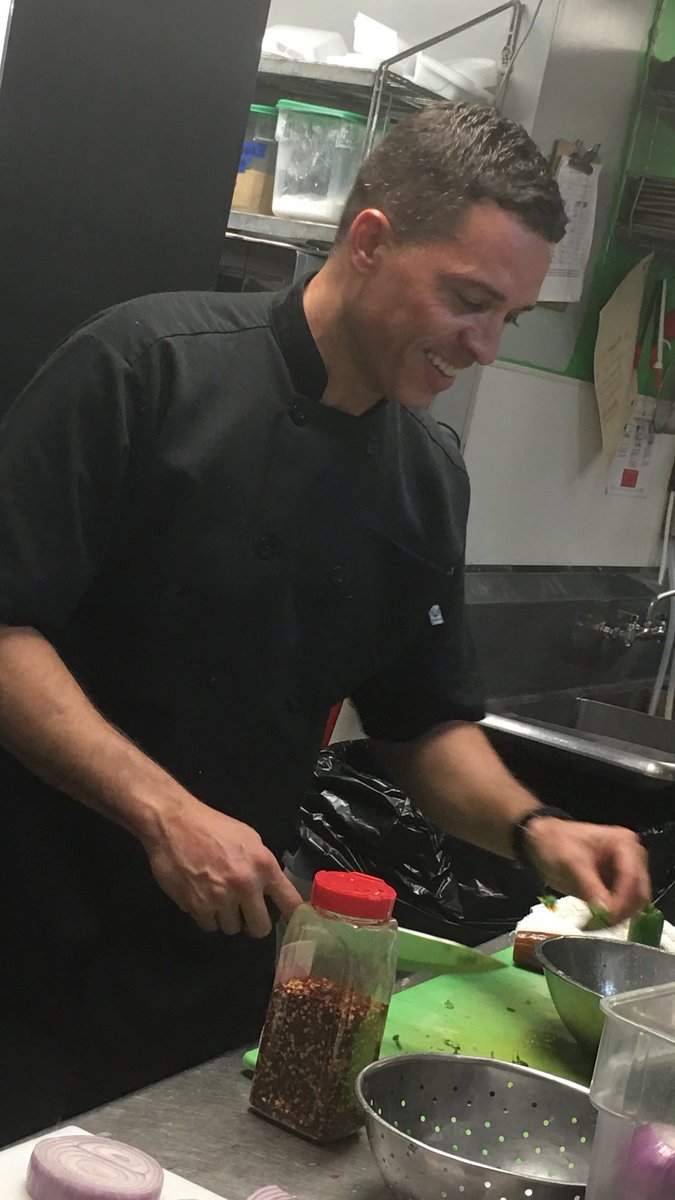 TheRedOnion2006's tweet photo. #lionfishtour
Chef Fred Barranco styling the delicious Lionfish for our Lionfish Invasion Tour October 1st! https://t.co/GtvStjKN8l