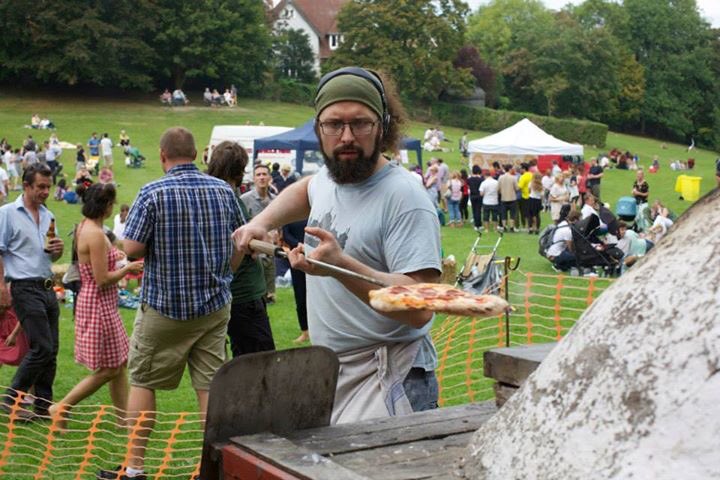 LewesChilliDay's tweet photo. #Lewes pizza maestros @leweshearth will be with us on Saturday serving up the finest pizza this side of Italy... #chilli #LCF16 https://t.co/kzldn9N8Wm