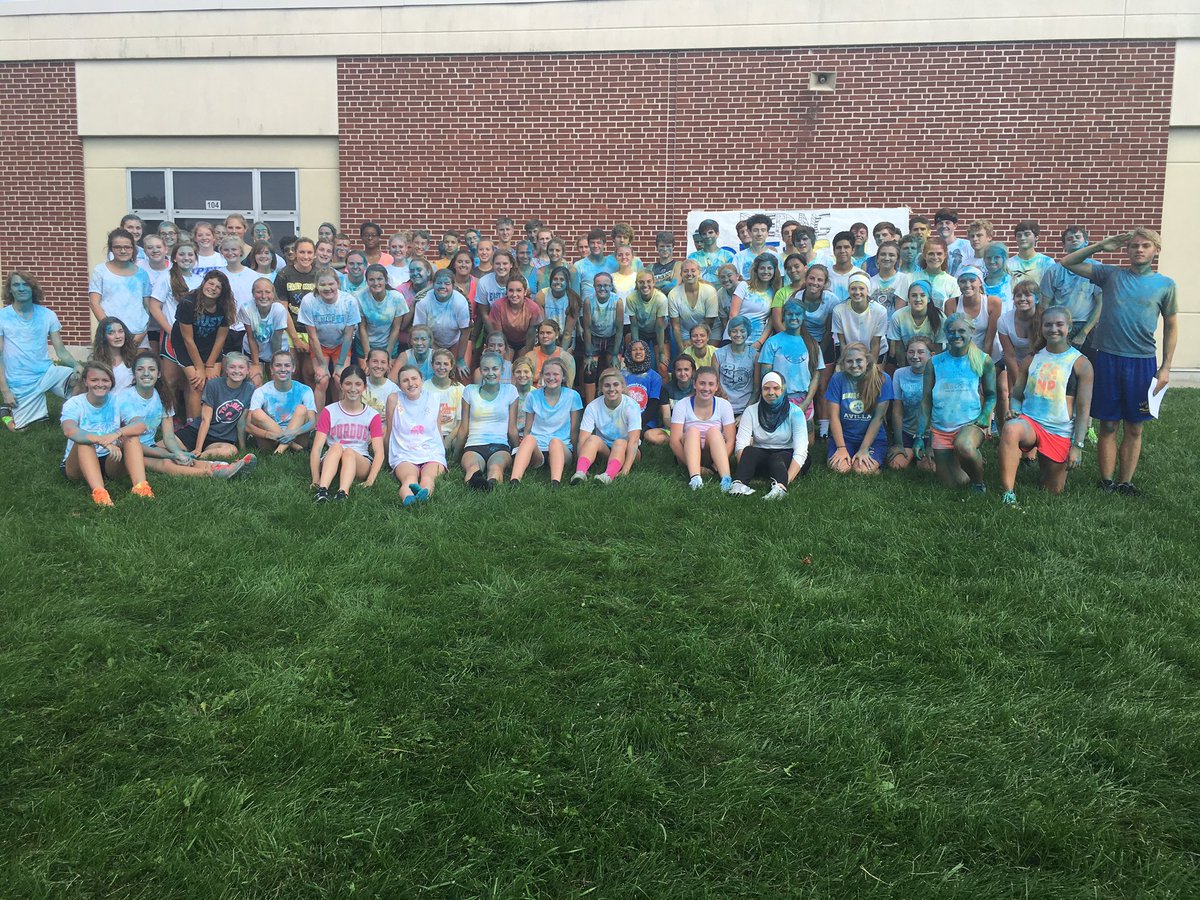 IamMissINOT's tweet photo. The 4th Annual Homecoming Color Run was rad!  Thank you @enhsstuco for putting on this event! #hoco2016 #EN https://t.co/ZV5E0M3APP