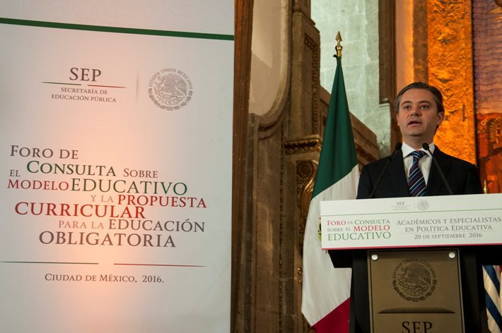 Julian_trejo's tweet image. #Confundidos quienes piensan que habrá #cambios en #educaciónsexual: #NuñoMayer 
callemexico.com/sociedadypoder…