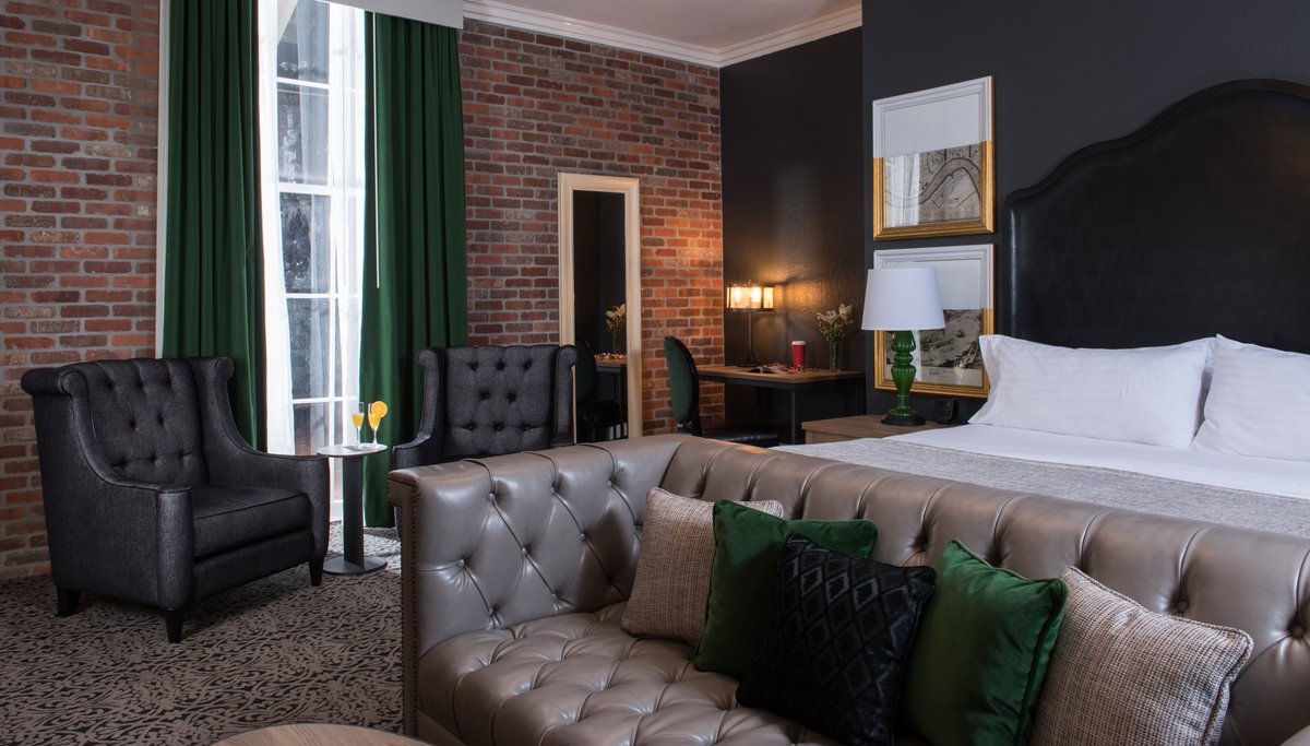 FlickMarsDesign's tweet photo. A few stunning shots of the newly completed and captivating @ChateauLeMoyne #flickmarsdesign #hospitalitydesign https://t.co/AeXJkgwsOx