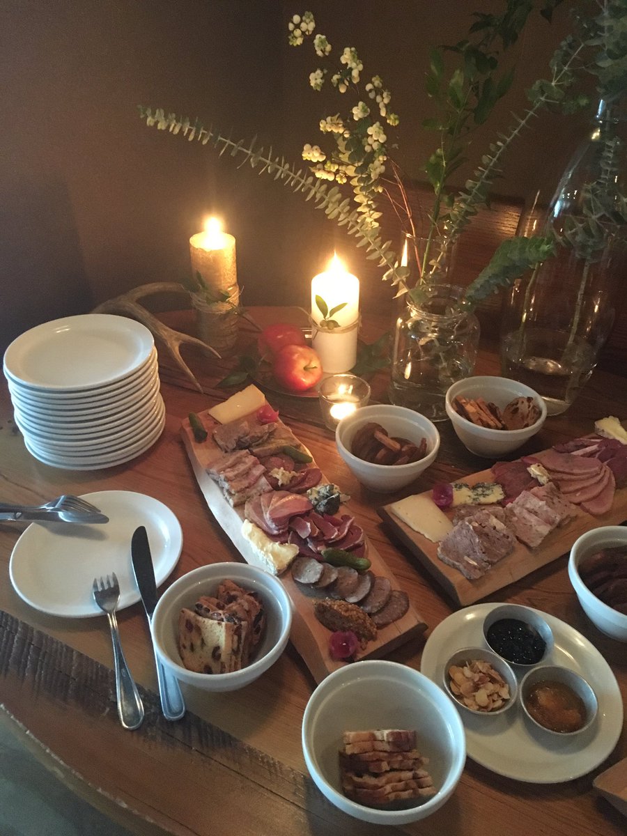 genevievetomney's tweet photo. Could this look any more delicious? Celebrating Ontario wine tonight @AntlerKitchen for #LCBOtastelocal https://t.co/sRuHRwHBSY