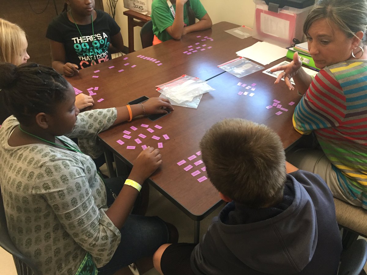 GLechler's tweet photo. Hands on Science and small group reading at BMS...way to shine!π#bisdconnect #bmswired https://t.co/oEcy7kIIJY