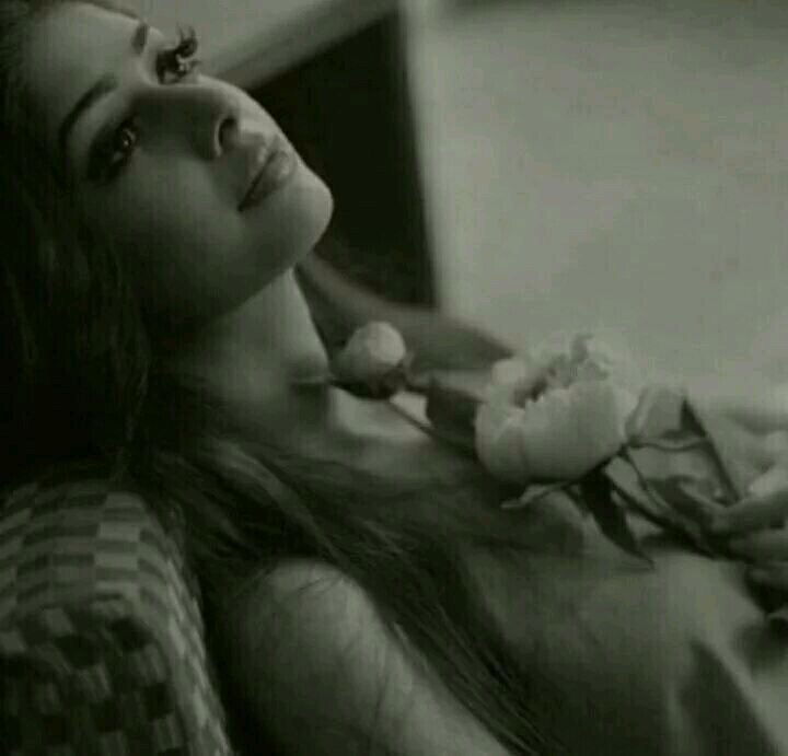 سرقوا نصف حياتي وماذا بعد ذالك تريدون سلبو عمر الزهور مني هل بقى شيئا افضل منه