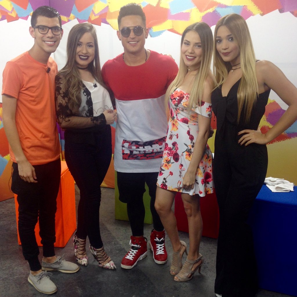 AlocadosTv's tweet photo. #InvitadosEnAlocados ❤️🎶 https://t.co/0CHsgx1wDJ
