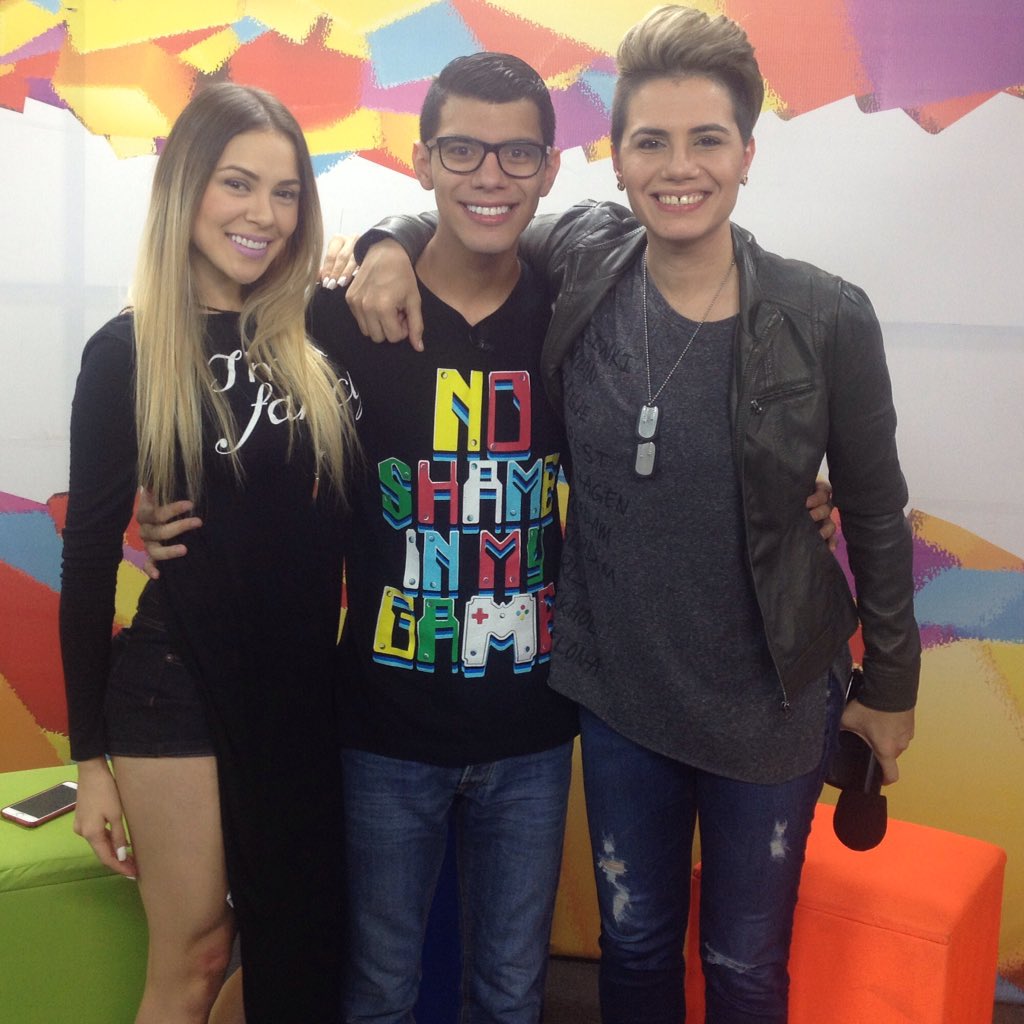 AlocadosTv's tweet photo. #InvitadosElAlocados ❤️🎶 https://t.co/gTBmQqYHHk