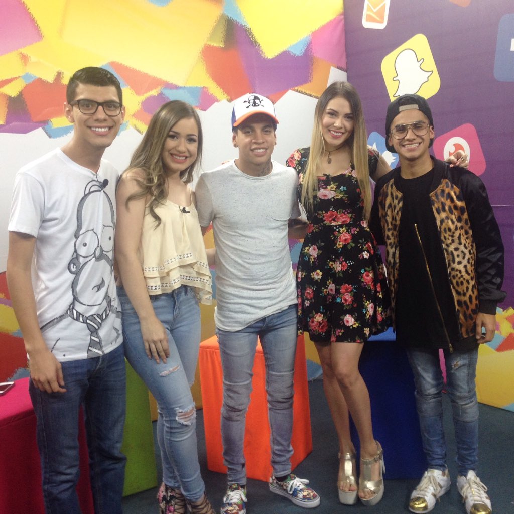 AlocadosTv's tweet photo. #InvitadosEnAlocados ❤️🎶 https://t.co/KT8vxoVqls