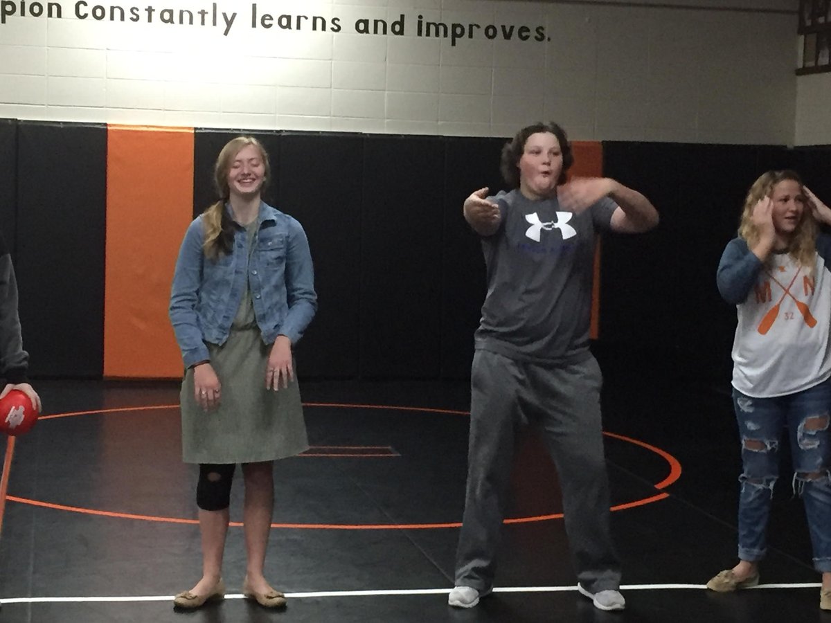 PegRink's tweet photo. Team building in class. #Inthegame #Goodpeople #macatigers @MorrisMNschools @MorrisActivitie @MACAFootball https://t.co/ptKi1X1nk2