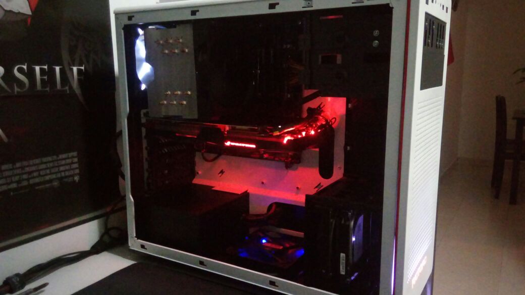 RIOTOROen's tweet photo. @FoxTrotDevil @iWalkingCorpse you talk, we listed, you said white! Check out CR480 white modd made by @GamingDanko! #pchardware #pcmodd https://t.co/V1CK7Vat03