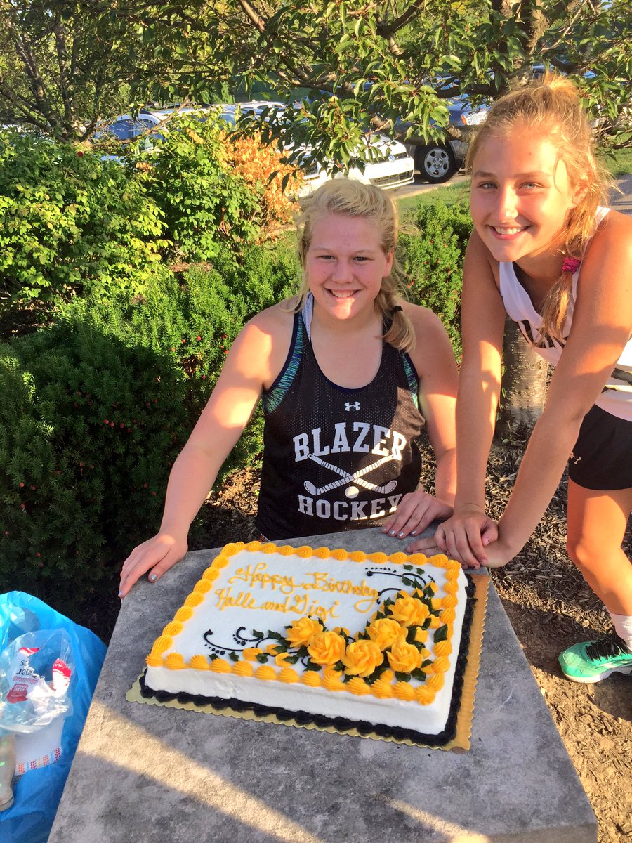 HBFH2016's tweet photo. Happy Birthday to these special HBFH members: @gigivollmer and @littlewasser11 Wish them a happy birthday tonight! 🎈 https://t.co/46HoT9jzei