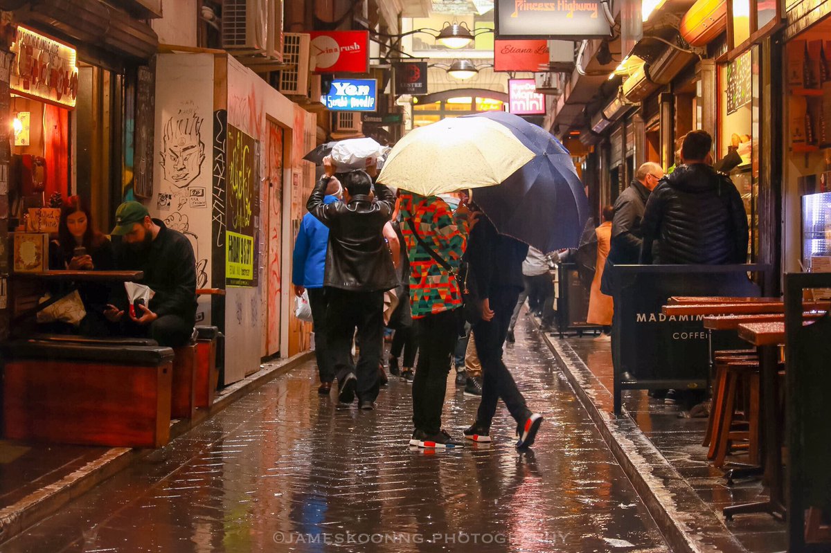 jameskoonng's tweet photo. Rain or shine, in @Melbourne, we make time to socialise! https://t.co/3XYxkwZKeQ