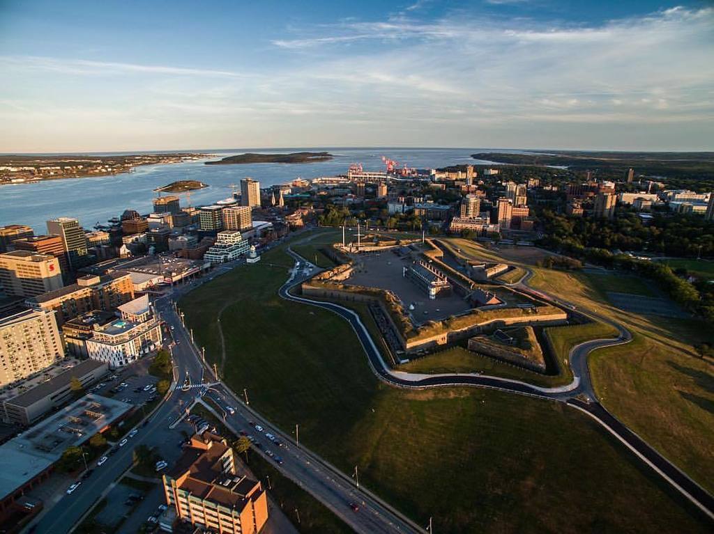 halifaxnoise's tweet photo. From @lord_flower — Halifornias protector🔫.
.
.
.
#halifax #citadel #travelcanada #visitno… https://t.co/jhgBurffnV https://t.co/Fy6PsiGJq5