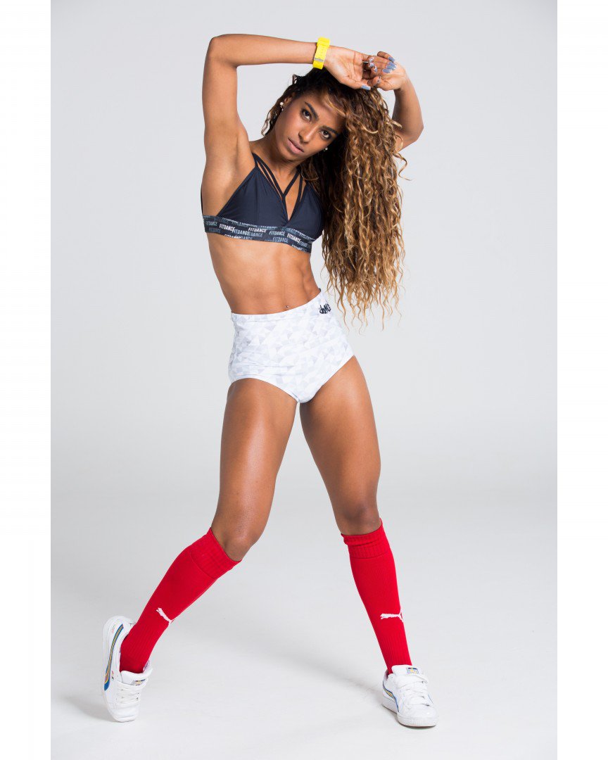 FitDanceOficial's tweet photo. Nossa #Musa @nai_darlen 😍✨
#MeteStyle #FitDancePuma
#FitDanceNeles #FitDan... https://t.co/kIaIM08J55 https://t.co/E7nxbsUyqD
