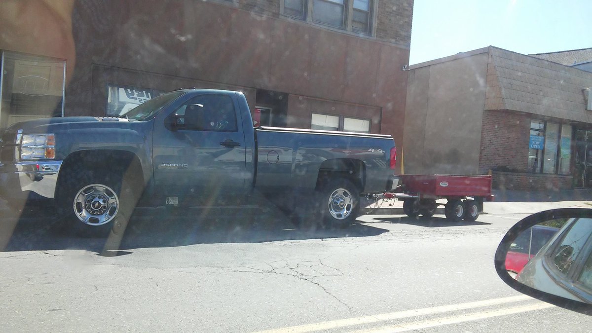 shaunamhamilton's tweet photo. Big truck lil wagon https://t.co/gnIlMHMVbh