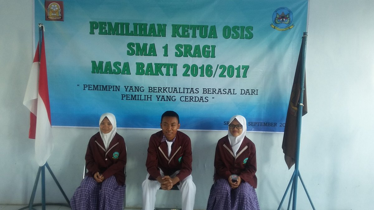 osissmanggi's tweet photo. Kandidat ketua OSIS 😘😘😍 pemimpin yang berkualitas berasal dari pemilih yang cerdas 👑👑  👍👍👌
#pestaDemokrasi https://t.co/gSk7QjMXmB