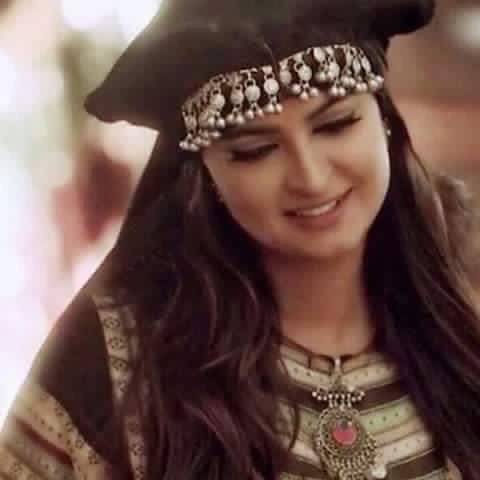 تـطـلـب منـي الـطـيب ؟؟؟ قـلـبـي لگ عطـيتـه ❤

↲ تـجـيني متگبر والله راسي غير ل الله ماوطـيتـه ✌