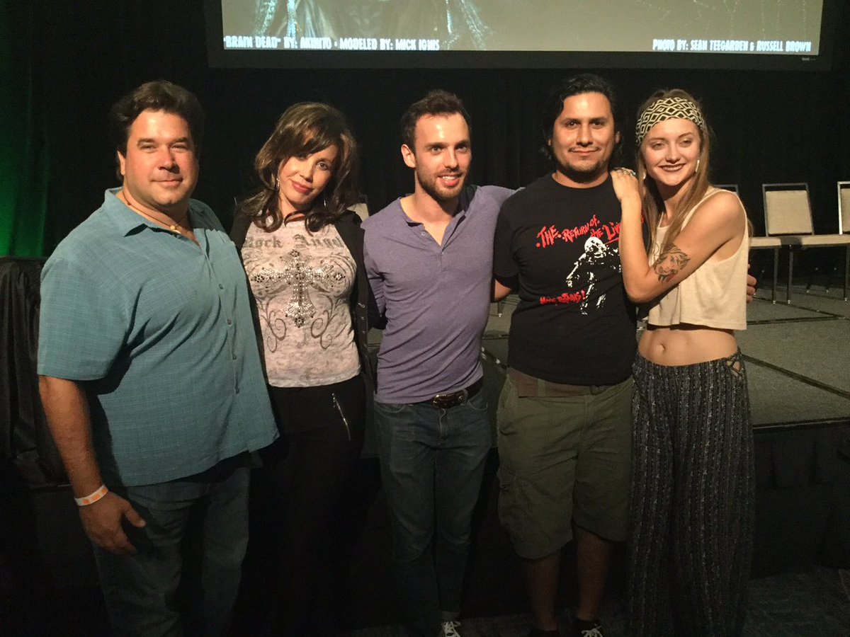 chrisascencio6's tweet photo. Had fun checking out the #Slasher.com screening at #SonofMonsterpalooza with @Jewelshepard @TheBenKaplan #MorganCarter and @Vinyl_Is_Alive https://t.co/Cf5k88qGvv