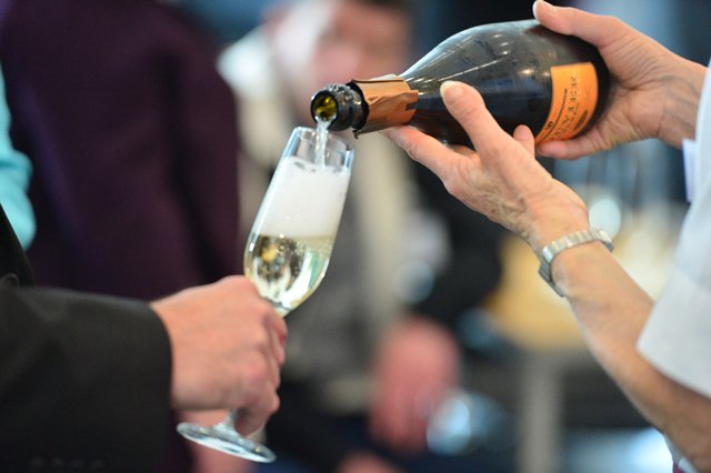 KKThun1's tweet photo. #Kultur und #kulinarik für Gruppen: #Aperitif und #Kulturerlebnis im #kkthun. https://t.co/XSMnlSAurA