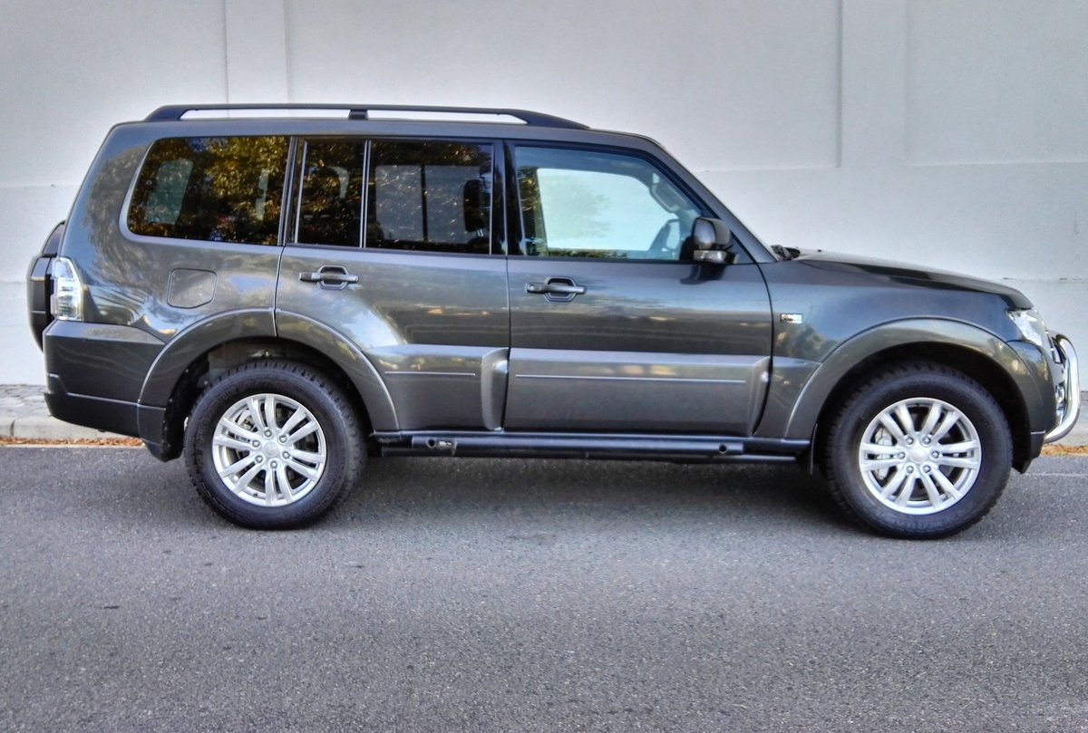 TechnoBokMedia's tweet photo. With 7 consecutive years of winning at the Dakar Rally the @mitsu_motors #Pajero #LegendII is built to take on anything! #Explore #Offroad https://t.co/f2cdhejcXG