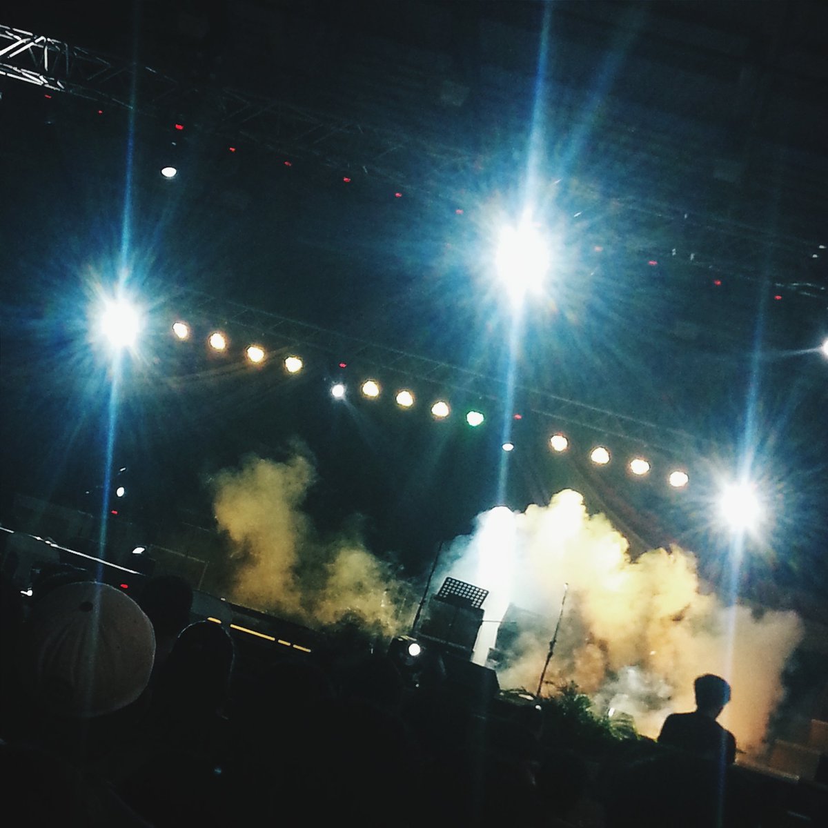 Christianaaa_x's tweet photo. battle of the bands 2016 (para sa nasaktan, umasa, at iniwan) #hugotletranista #collegeweek2016 https://t.co/0eiX3yLK5V