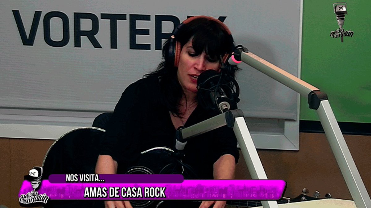 Vorterix's tweet photo. - @amasdecasarock en #Delicias "Estamos a pleno con nuestro primer disco, 'Amor Bacteria', presentándolo en todos lados". https://t.co/eZq0My4Juj