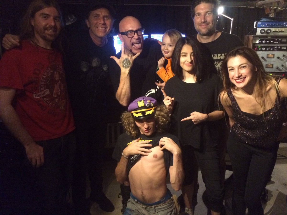 rickdeliz's tweet photo. Studio time w/ #SecretAgentSurf + @GreenJelloTV @CassetteRecs LA, CA @juanjocov @killgomita @rack_g + Scott, Shane, Bill, Damien & Khaos https://t.co/MVmmSoiYIK