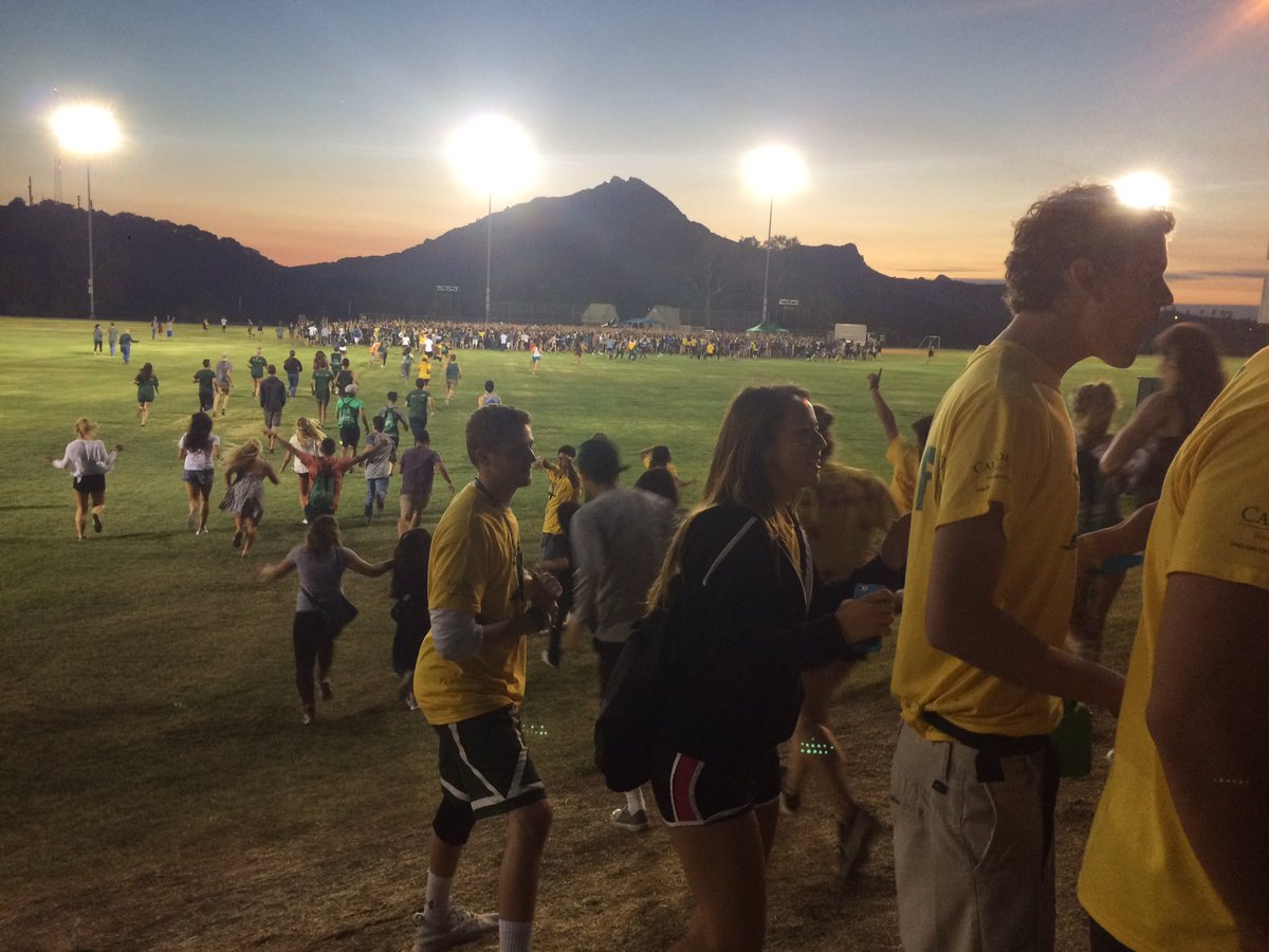 leahpezzetti's tweet photo. It's time for WOW-A-RAMA 2K16. Brace yourselves. #CalPolythings https://t.co/MfoMeAje3r