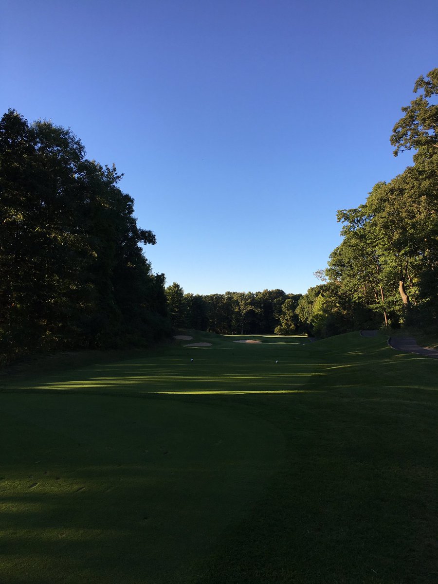 SamerBawab1's tweet photo. Perfect weather today for some golf @MooseRidgeGolf with @Tegrit #golf #golfing #golfer #sunset #puremichigan #beautiful https://t.co/3pjWGC5wGl