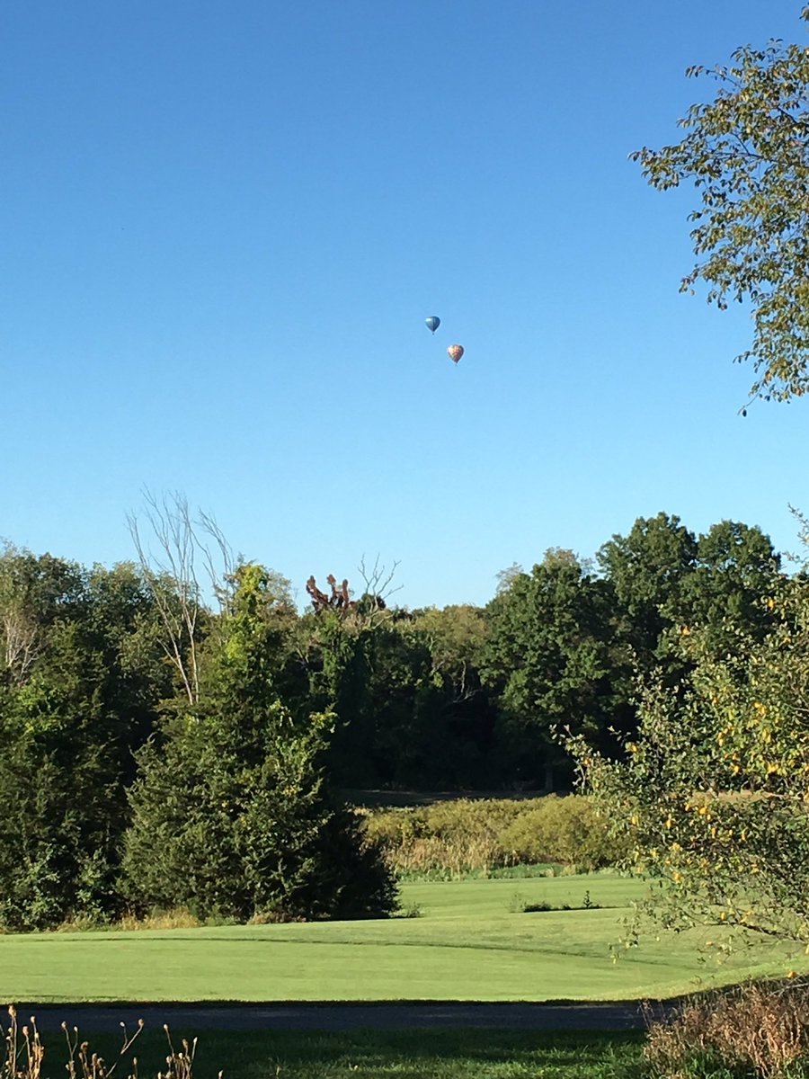 SamerBawab1's tweet photo. Perfect weather today for some golf @MooseRidgeGolf with @Tegrit #golf #golfing #golfer #sunset #puremichigan #beautiful https://t.co/3pjWGC5wGl