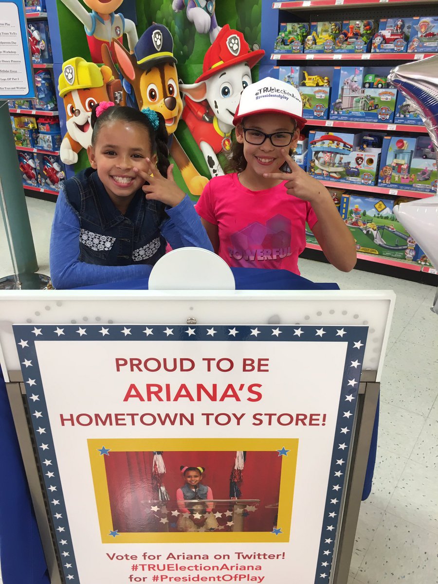 glamtam80's tweet photo. #PresidentOfPlay #truelectionariana campaign stop @ToysRUs @ToysRUsNews https://t.co/Bh7CUKEhEG