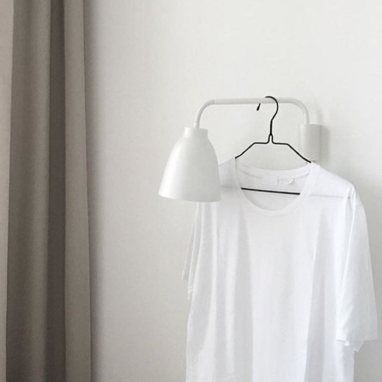 handvaerk's tweet photo. Something about the perfect T Shirt | Through the lens of @septemberedit
#superfine #boyfriendtshirt #chasesimplicity #handvaerk https://t.co/nUaO9sEqCS