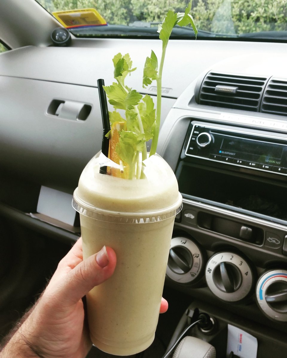 Aflickion's tweet photo. Do I drink it, or plant it? Healthy food is weird. #thefuckevenisthis #healthy # vegetables #blendermustbebroken #imnotarabbit https://t.co/NpeLJWi3E6