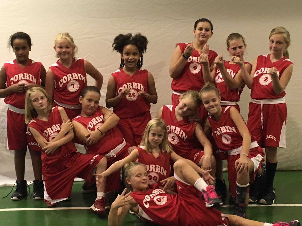 CorbinMagic1's tweet image. This bunch picked up a W tonight at Pine Knot. Now on to Oak Grove tomorrow. #oneteam #oneheart