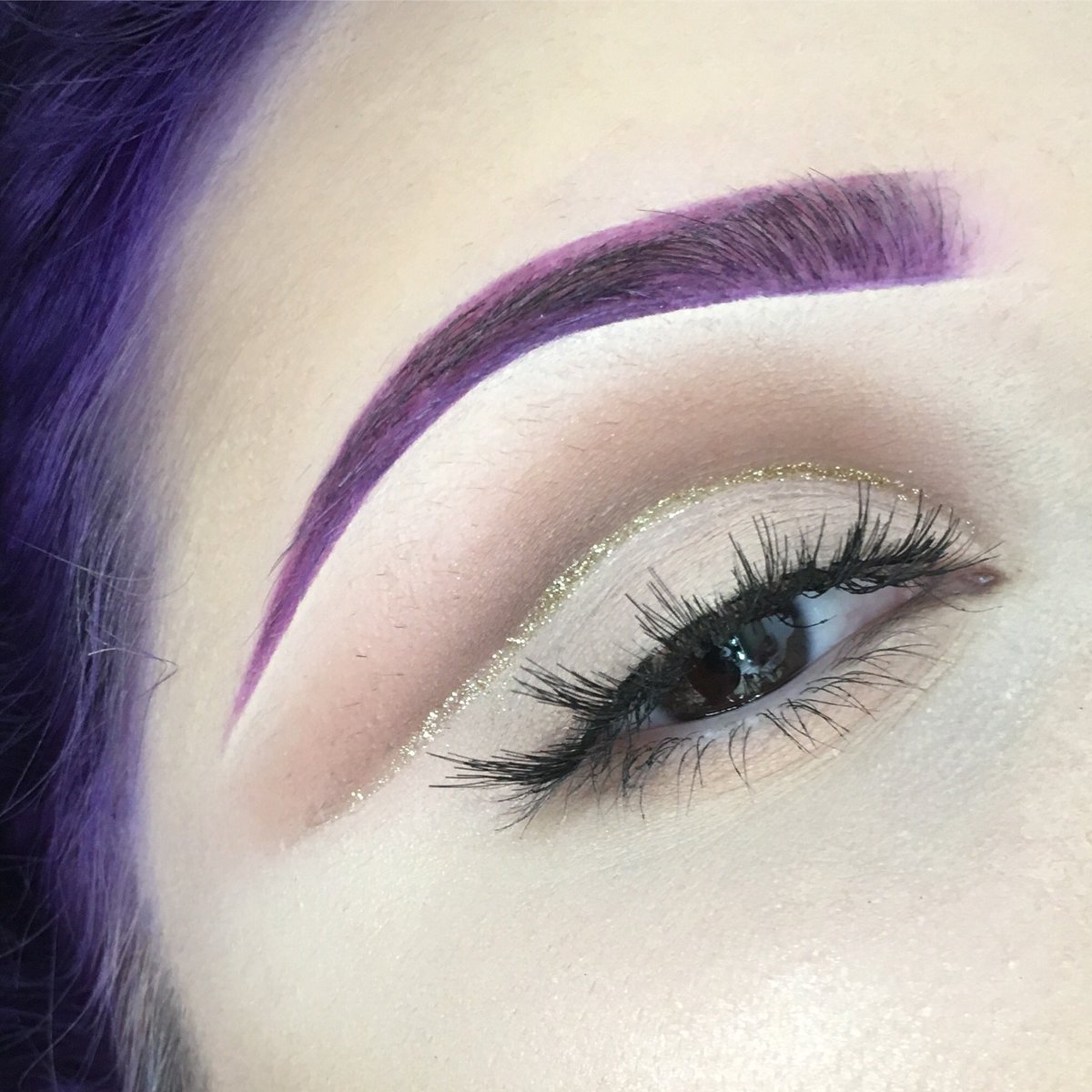 lilia_cee's tweet photo. Cut Crease๐ช #CutCrease #PurpleBrows https://t.co/1wGOTxllgd