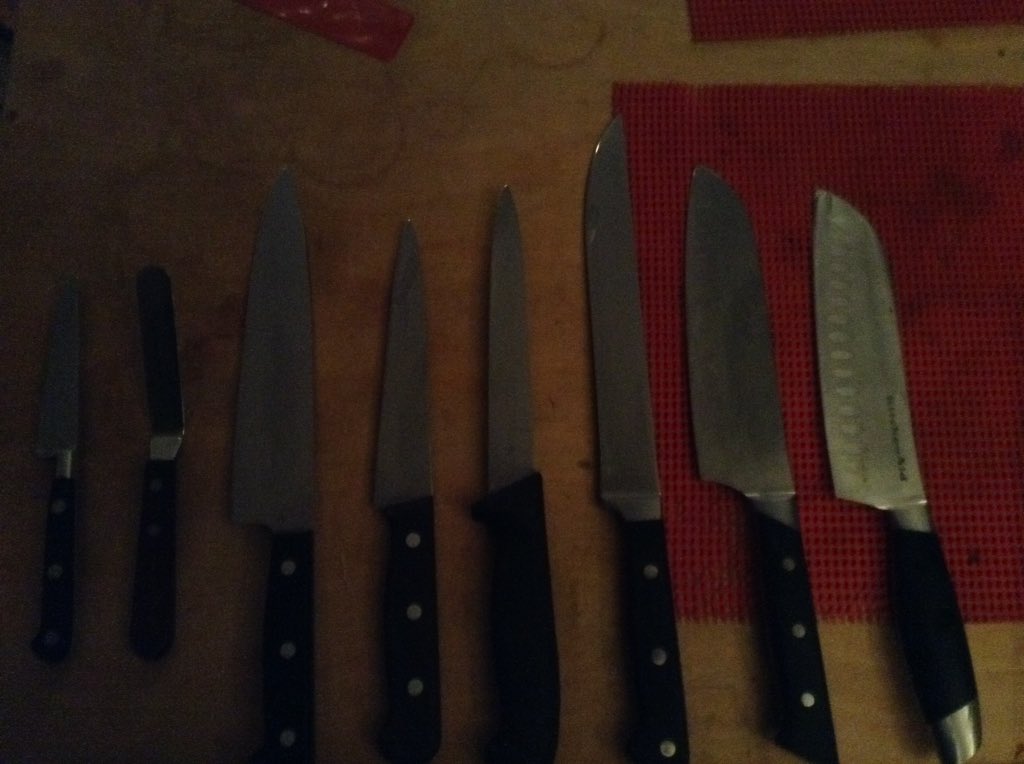 Guilop84's tweet photo. #cuchillochef listos y afilados https://t.co/md9gctbA0k