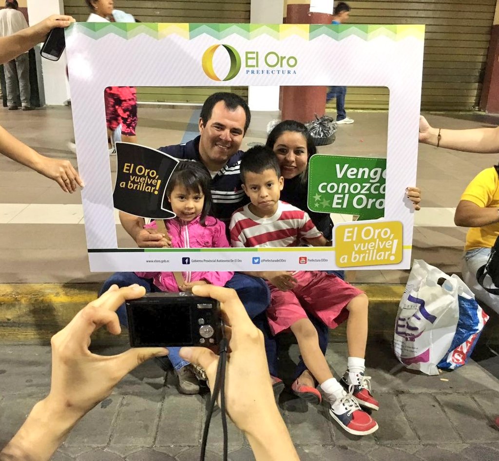 feriabananoec's tweet photo. Postales #PregónReinaMundialDelBanano https://t.co/aJUTGDKEq2