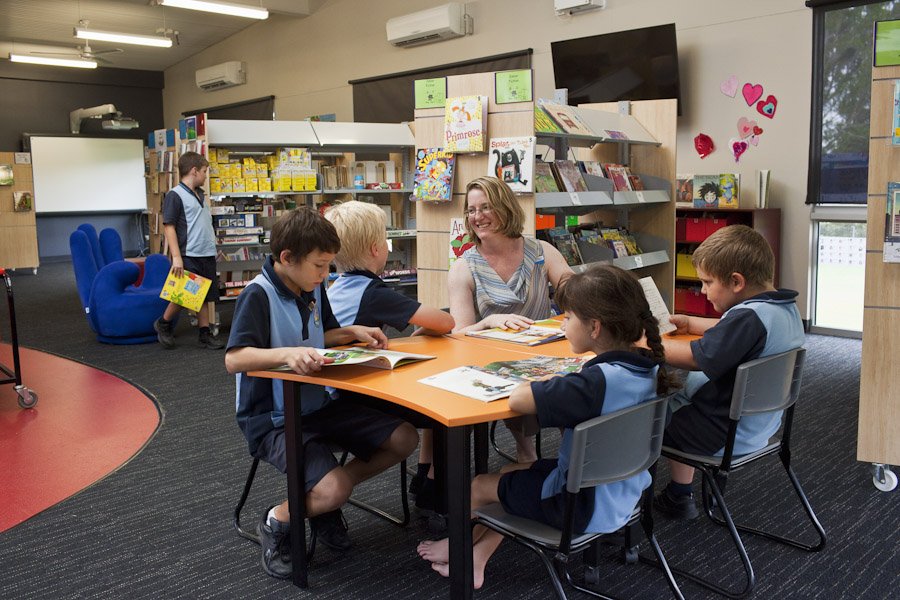2 x District Teacher Librarian positions Regional #Cairns #Jobs ow.ly/mrhs304pbLq   + HOD Teacher Librarian  <a href="/CatholicEdCns/">CatholicEdCns</a>