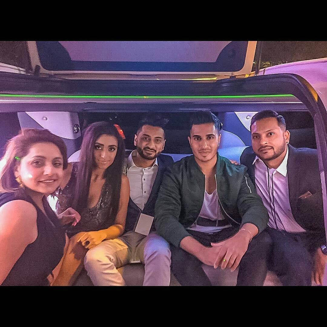 Arjunator97's tweet photo. @ArjunArtist  with @XnatashaX  #arjunators https://t.co/hwIVXFKofU